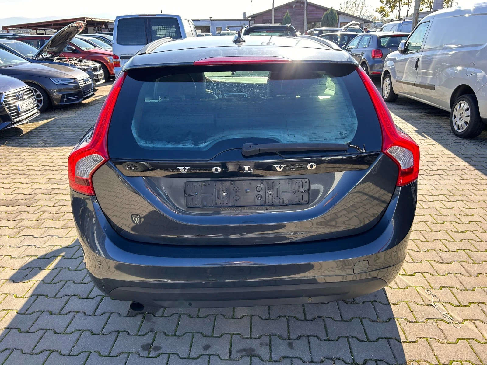 Volvo V60 1.6D/NAVI/EURO 5J ЛИЗИНГ - изображение 7