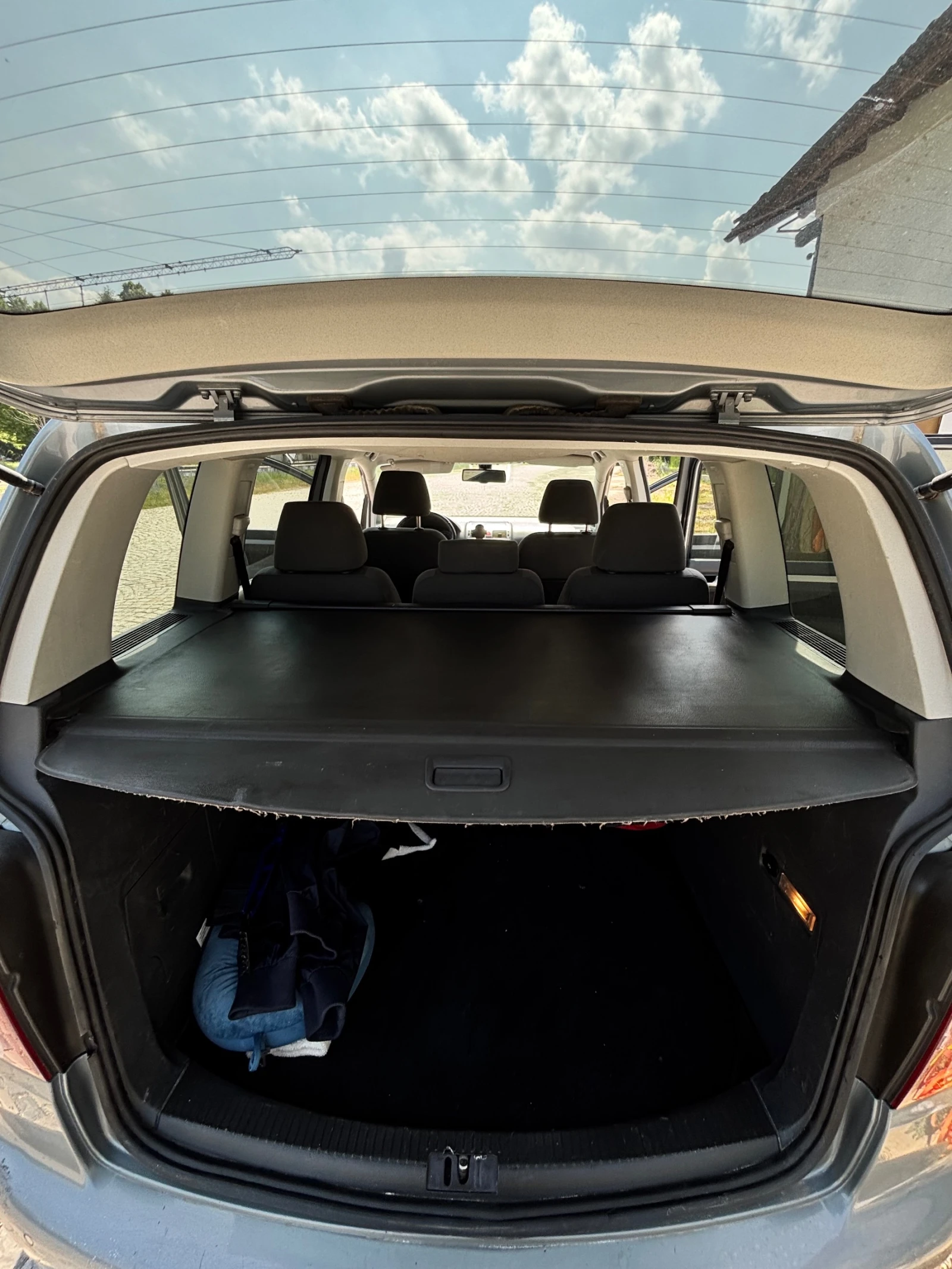 VW Touran 1.4 - изображение 8