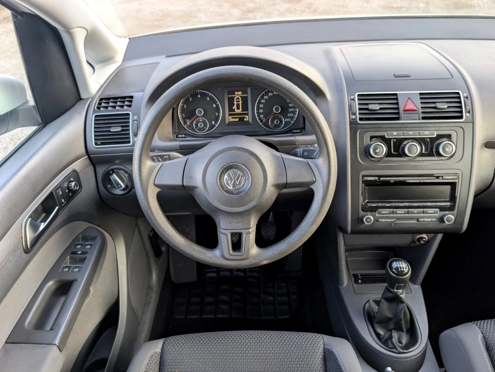 VW Touran 1.4TSi EcoFuel 2013г.Подгрев - изображение 7