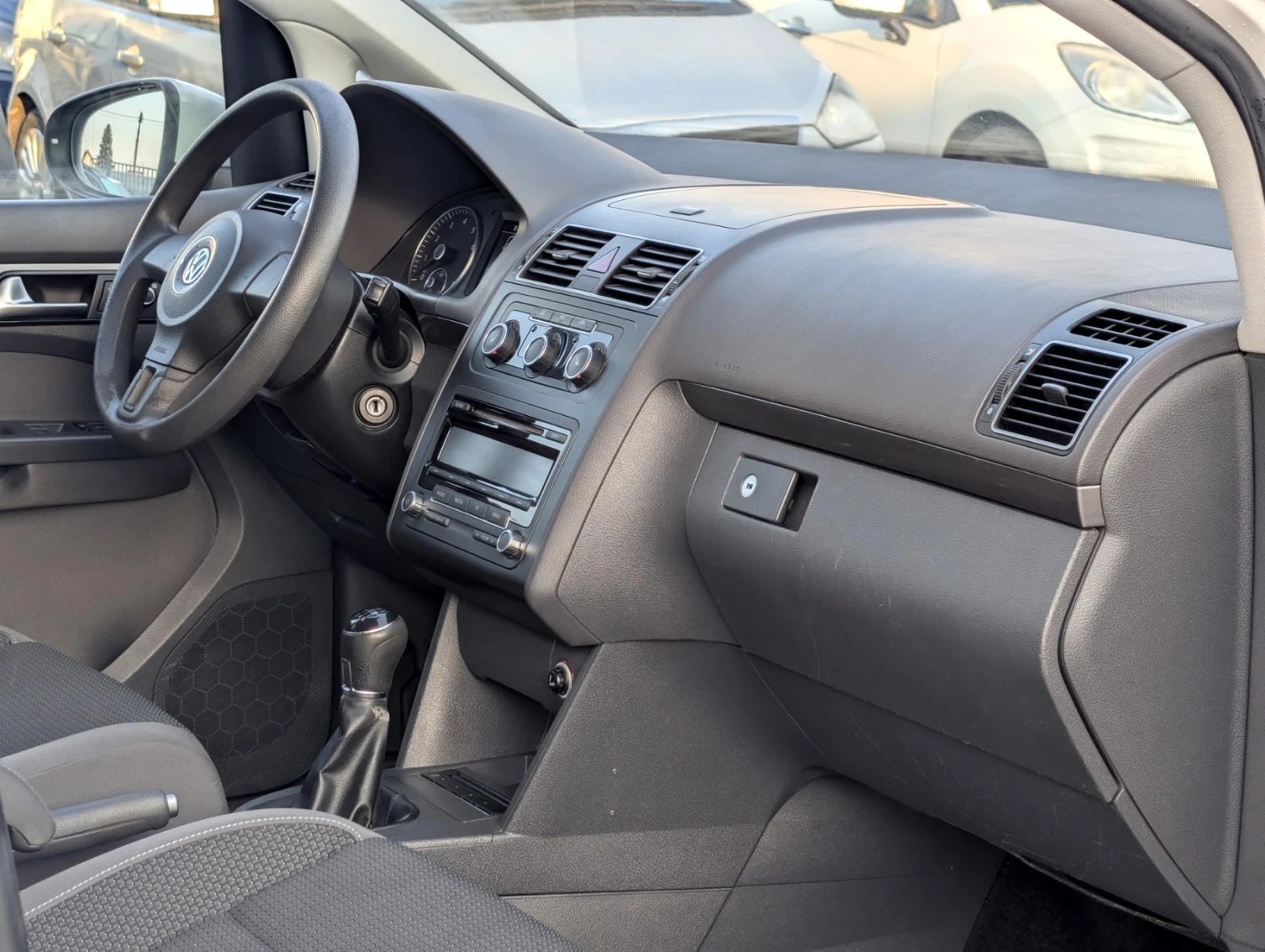 VW Touran 1.4TSi EcoFuel 2013г.Подгрев - изображение 10