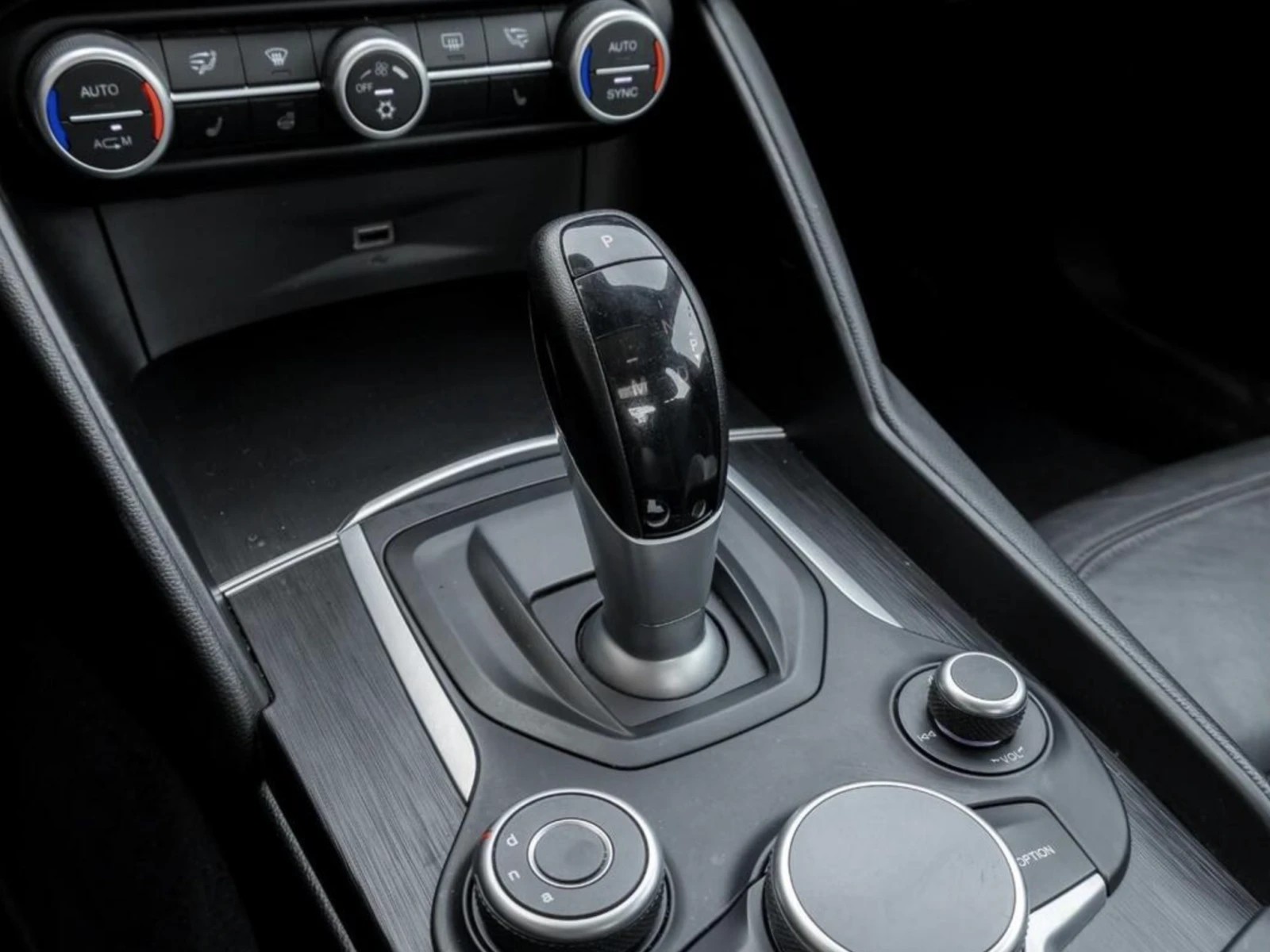 Alfa Romeo Giulia 2.0 Q4 ZF8 | Mobile.bg   12