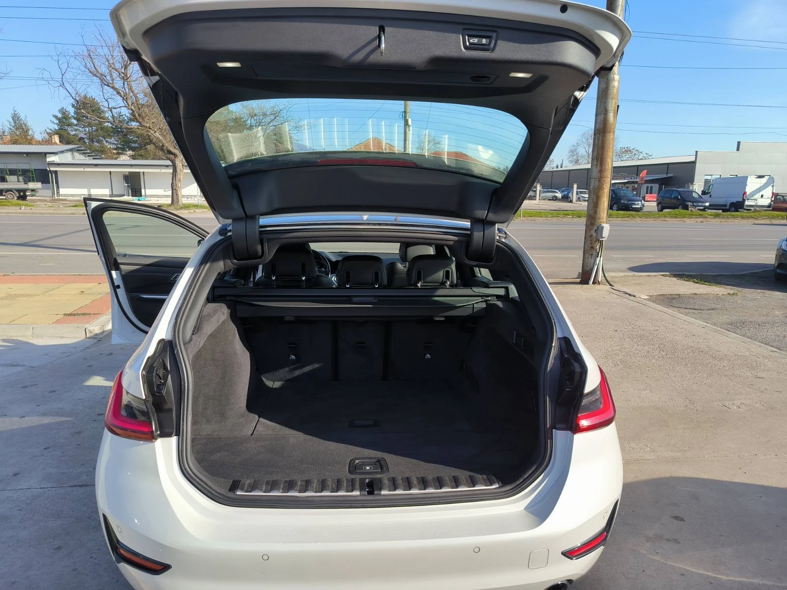 BMW 320 2.0d-X drive-360kameri-Keyless-Euro-6D | Mobile.bg � ����������� 11