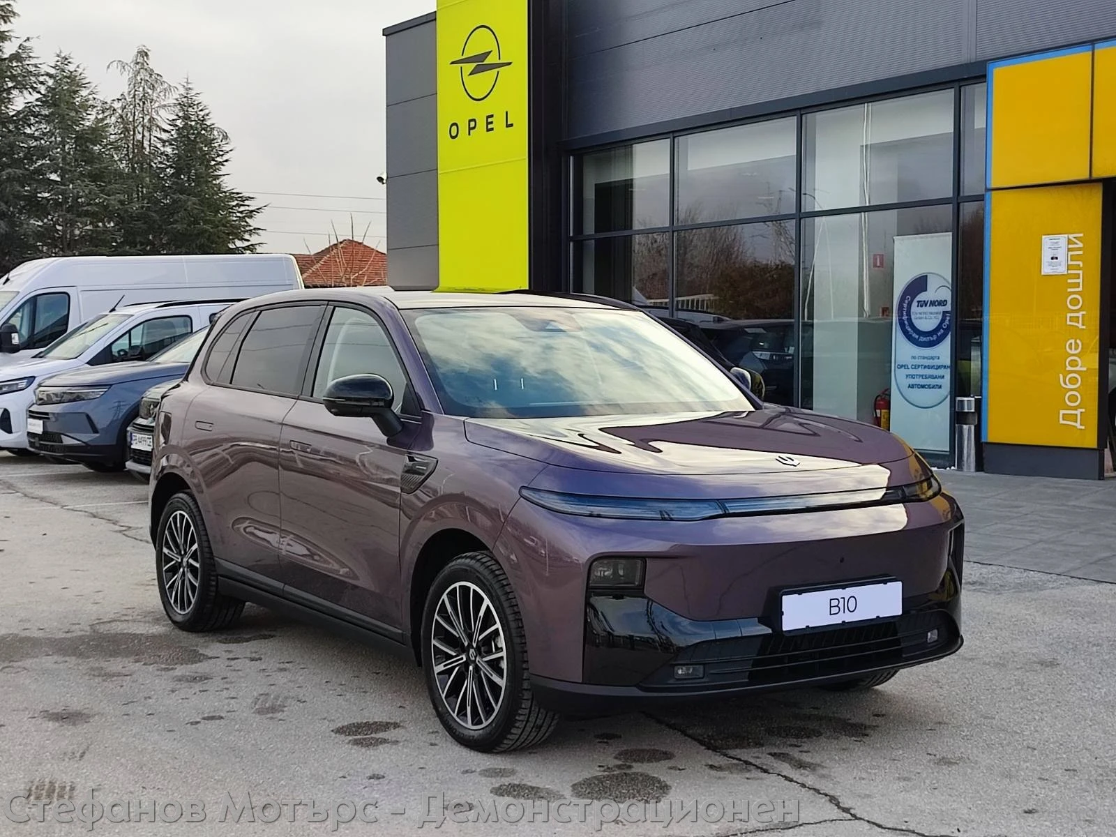 Leapmotor B10 B10 Design BEV  67.1kWh (160kw/218hp) - изображение 3