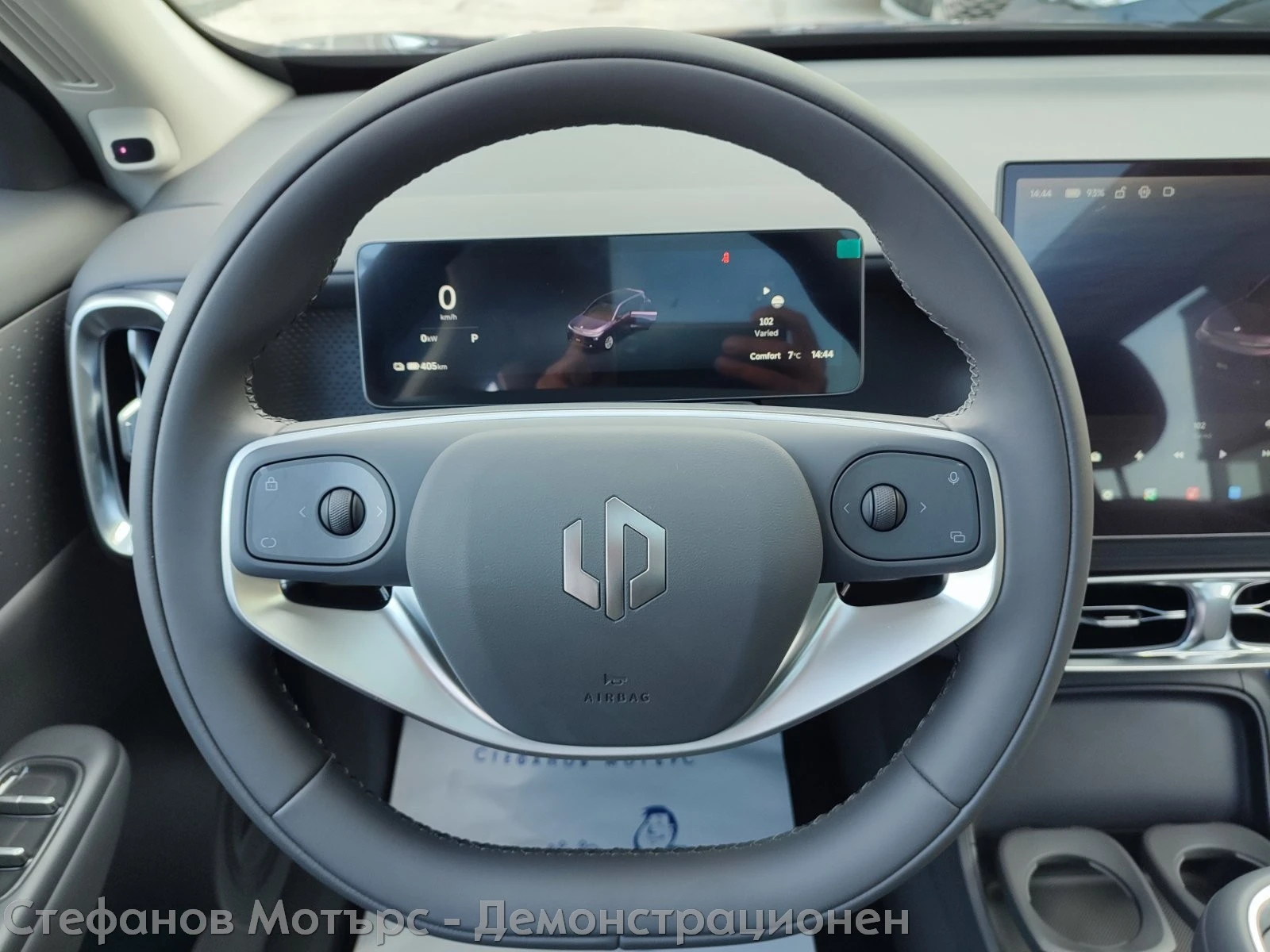 Leapmotor B10 B10 Design BEV  67.1kWh (160kw/218hp) - изображение 9