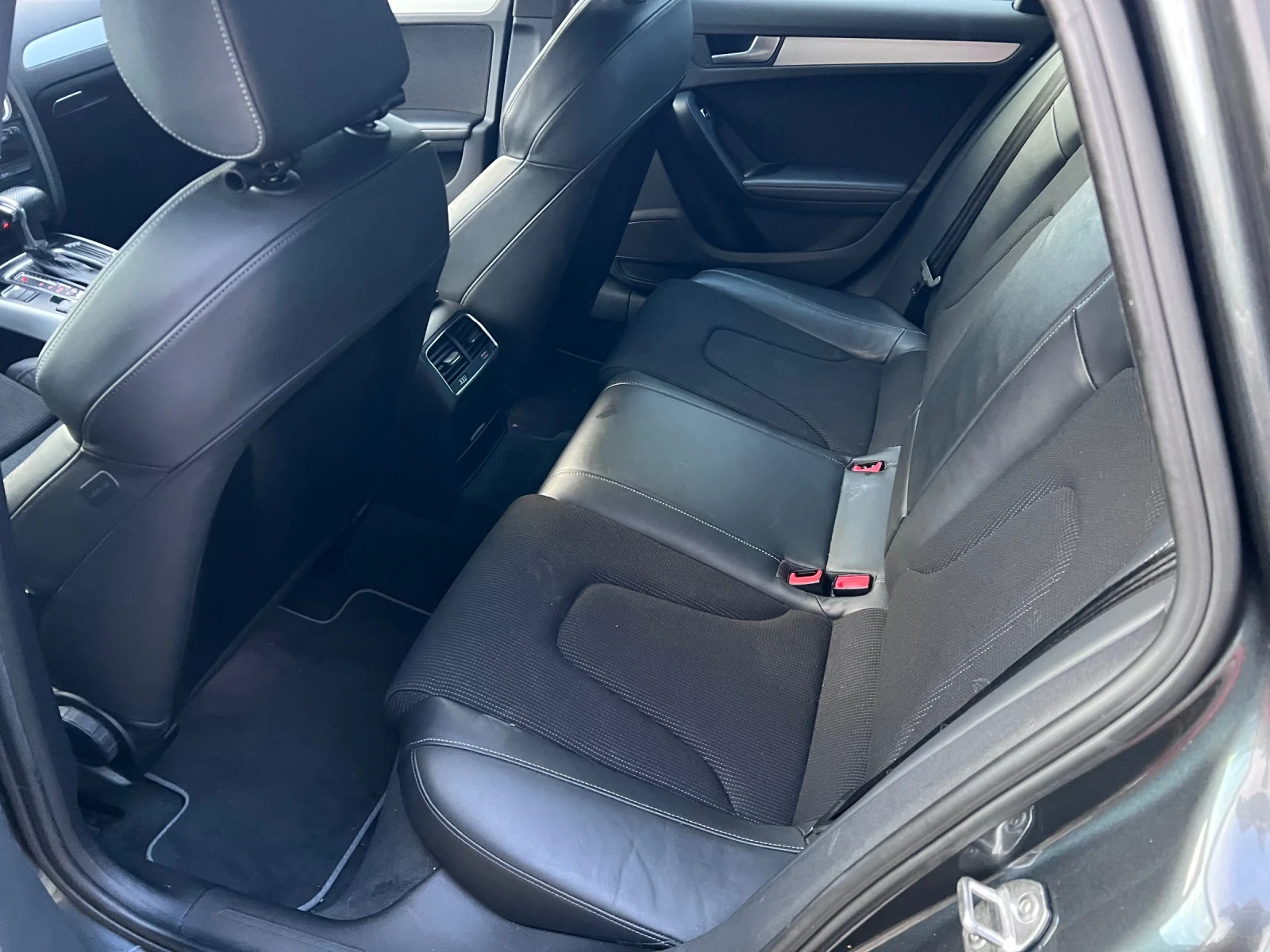 Audi A4 1.8T S-Line , снимка 11 - Автомобили и джипове - 53541915