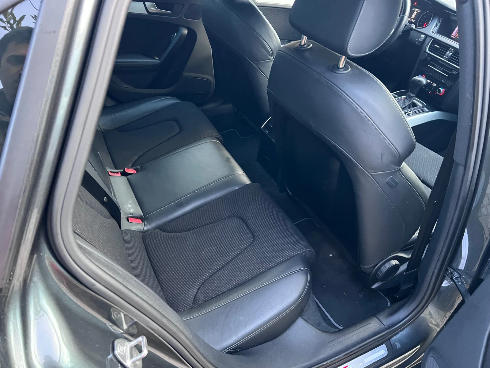 Audi A4 1.8T S-Line , снимка 13 - Автомобили и джипове - 53541915