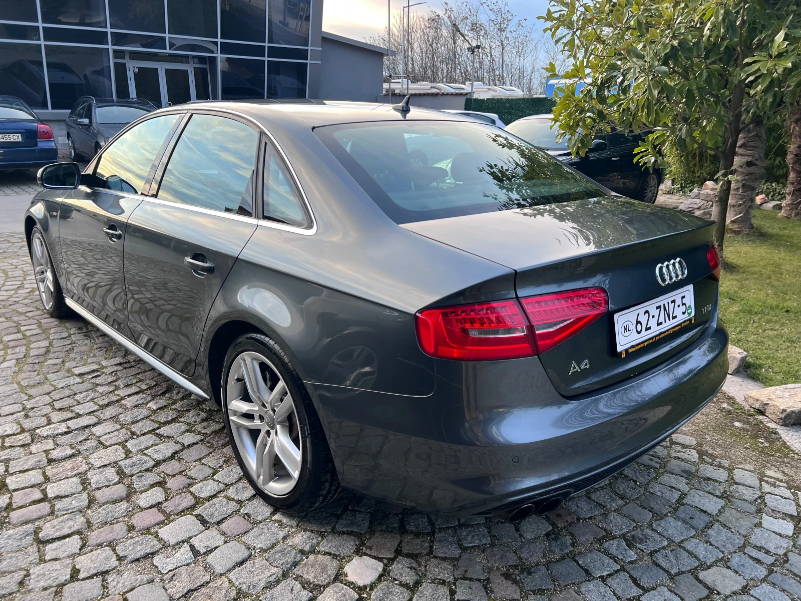 Audi A4 1.8T S-Line , снимка 7 - Автомобили и джипове - 53541915