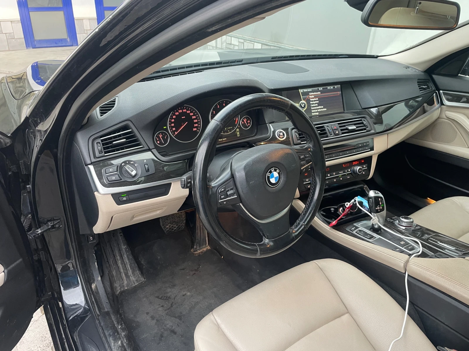 BMW 523 3.0 бензин 204к.с , снимка 3 - Автомобили и джипове - 53992138