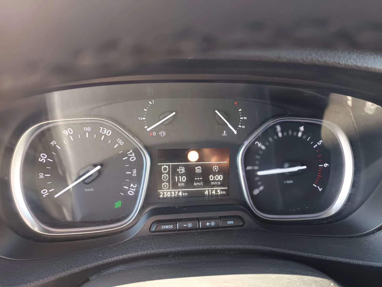 Peugeot Expert 2.0hdi 6места, снимка 6 - Автомобили и джипове - 54020465