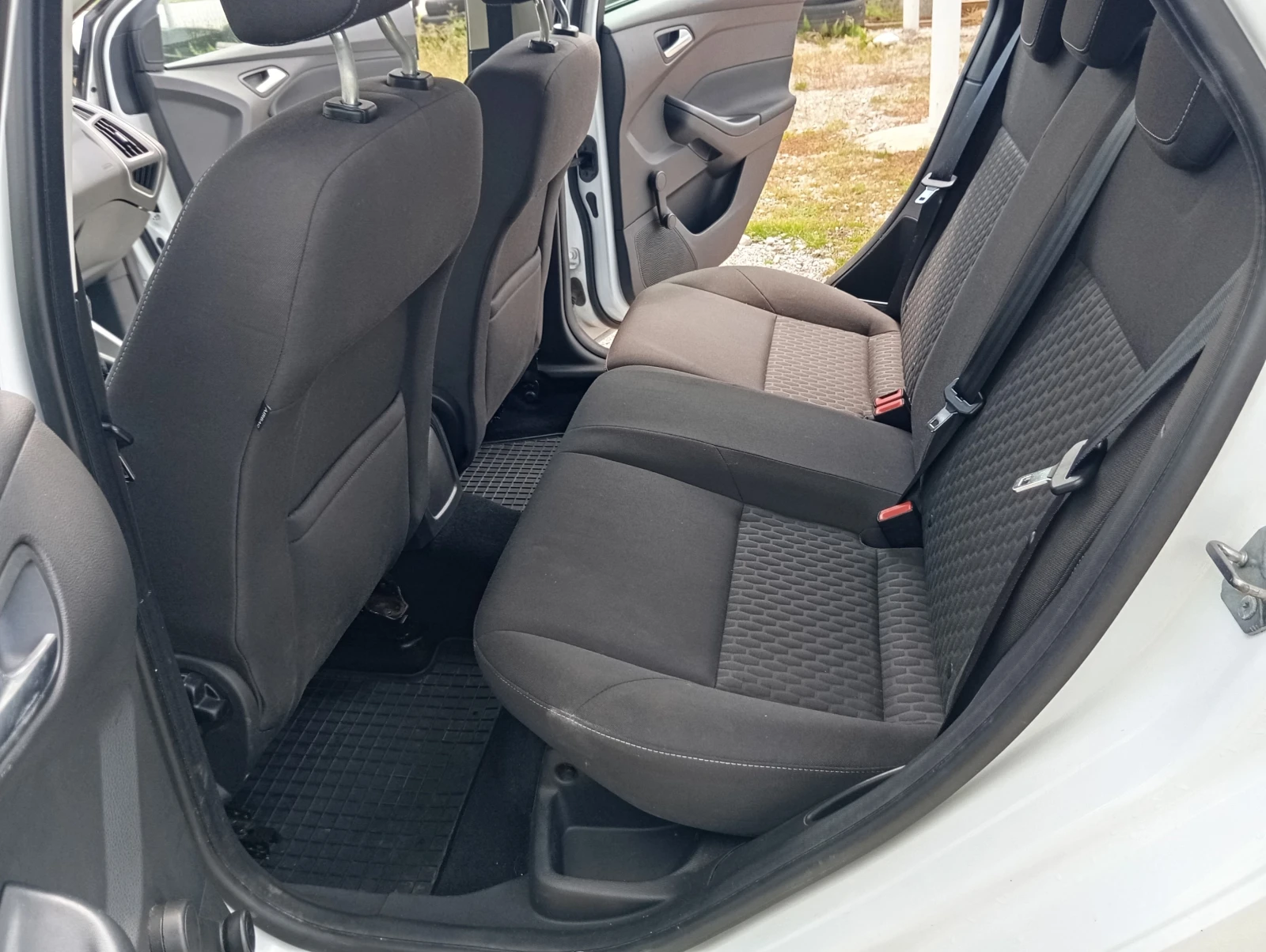 Ford Focus 1.0-I-100 ��-����������� | Mobile.bg � ����������� 12
