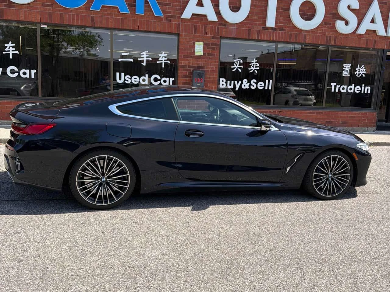 BMW 850 * xDrive * ДИСТРОНИК * HUD * 360 * ОБДУХВАНЕ, снимка 3 - Автомобили и джипове - 54756137