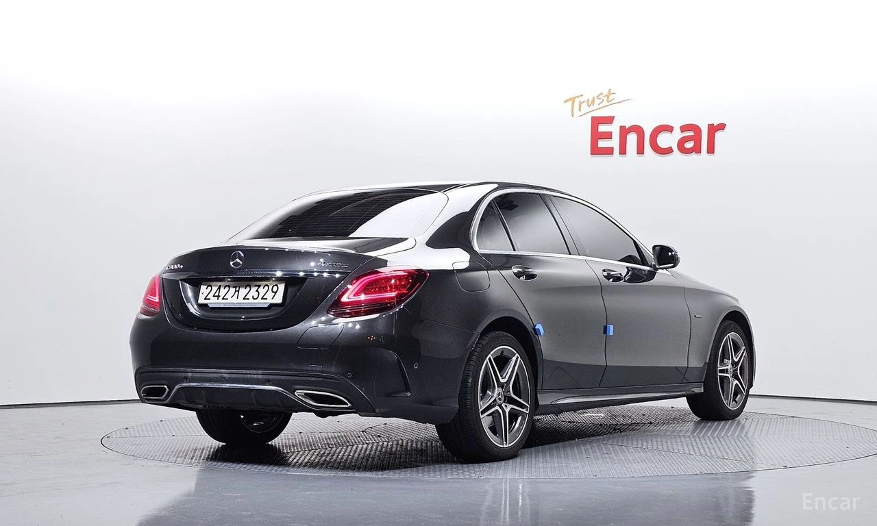 Mercedes-Benz C 300 HYBRID* AMG* LINE* 4MATIC* LANE* ASSIST* 360КАМЕРА, снимка 2 - Автомобили и джипове - 54941384