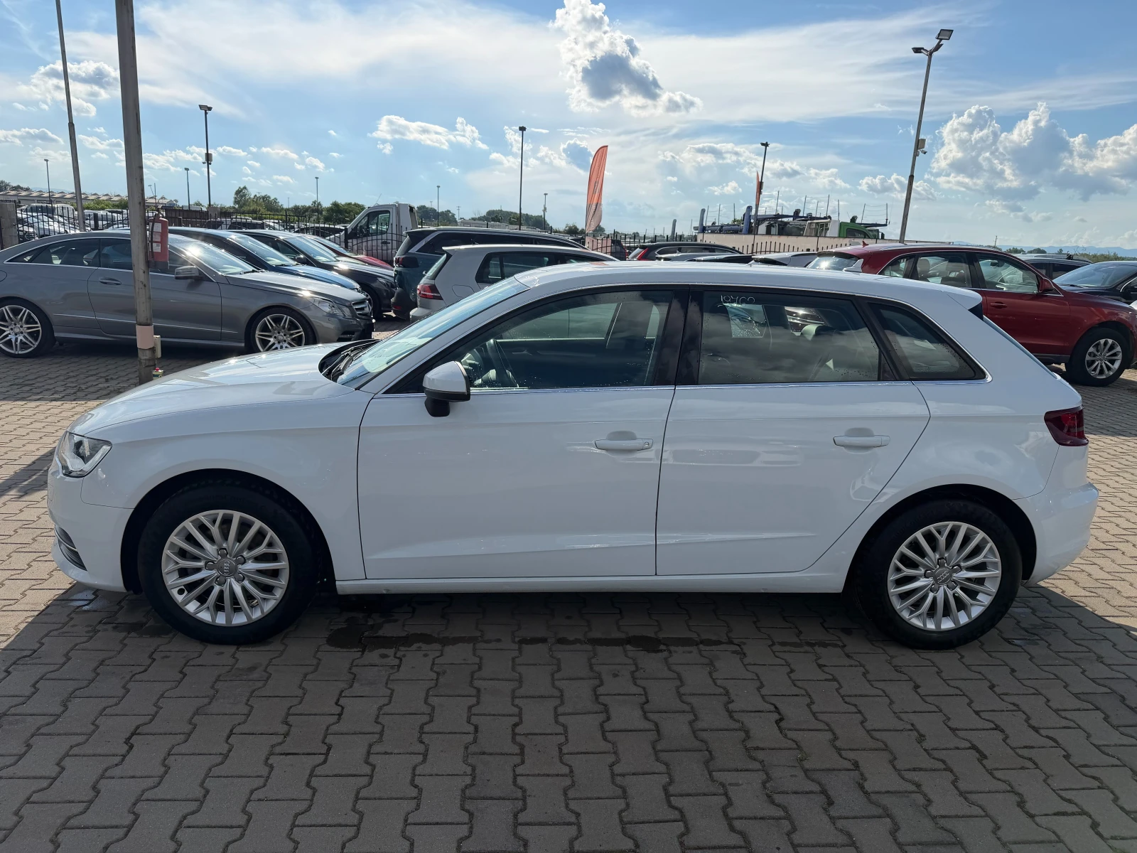 Audi A3 SPORTBACK 1.6TDI AVTOMAT/NAVI/KOJA EURO 5, снимка 9 - Автомобили и джипове - 55043314