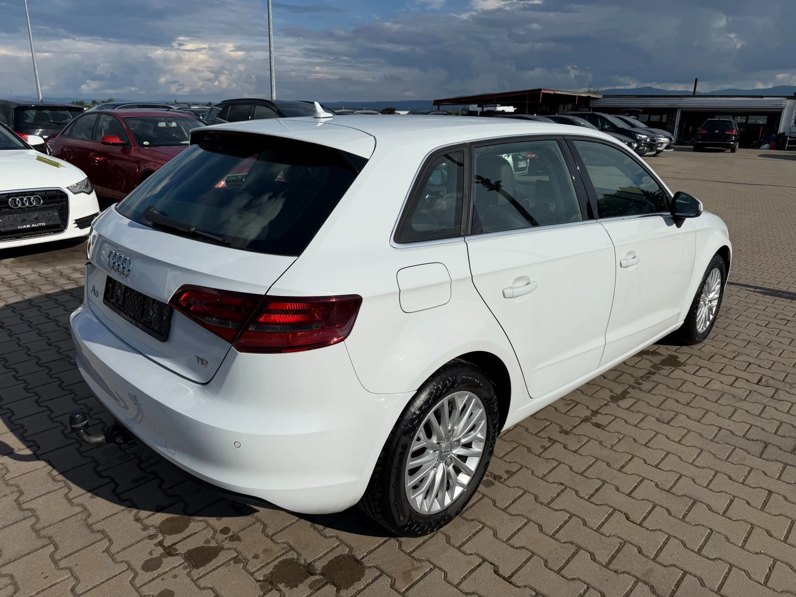 Audi A3 SPORTBACK 1.6TDI AVTOMAT/NAVI/KOJA EURO 5, снимка 6 - Автомобили и джипове - 55043314