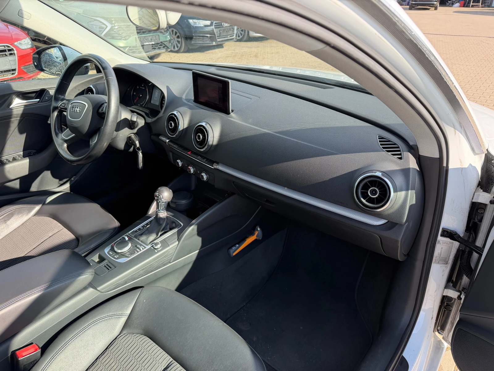 Audi A3 SPORTBACK 1.6TDI AVTOMAT/NAVI/KOJA EURO 5, снимка 11 - Автомобили и джипове - 55043314
