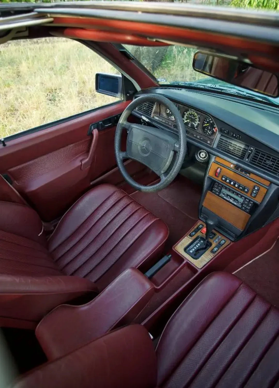 Mercedes-Benz 190 Уникат, снимка 3 - Автомобили и джипове - 55261896