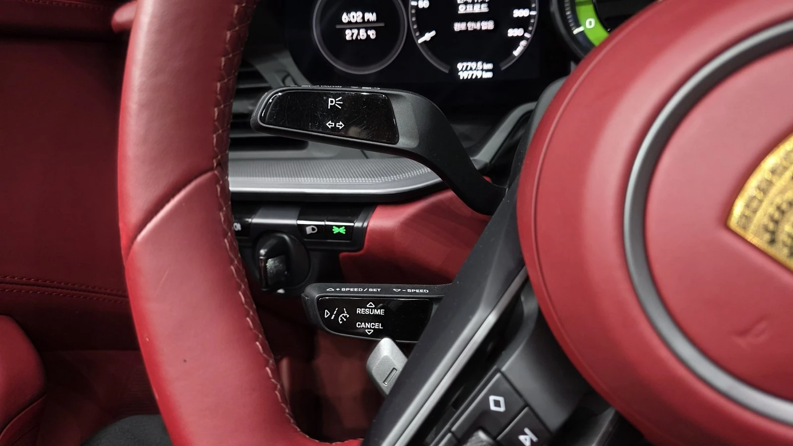 Porsche 911 Carrera 4* ПОДГРЕВ ВОЛАН* BLIND SPOT* КРАЙНА ЦЕНА, снимка 17 - Автомобили и джипове - 55348777