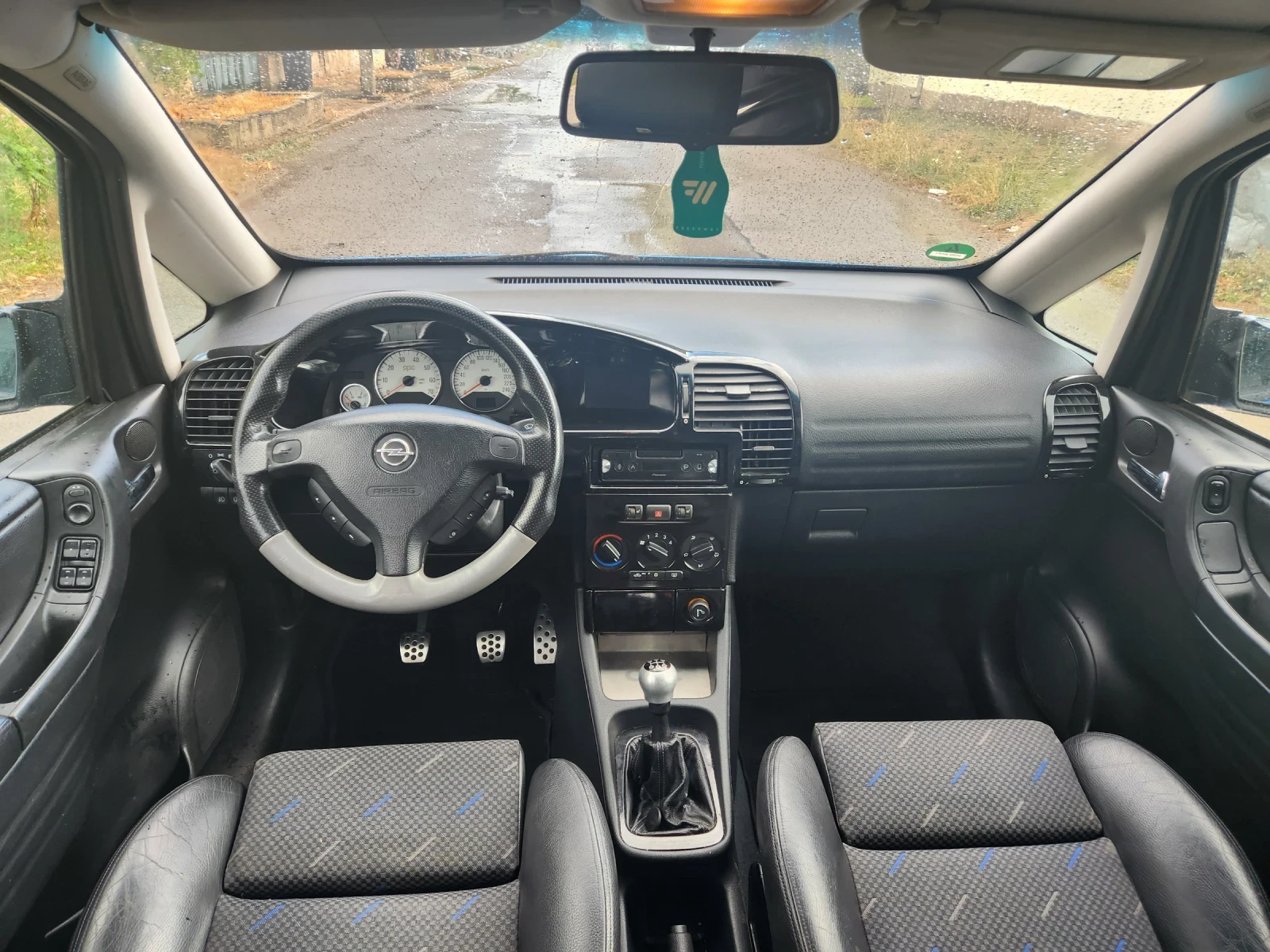 Opel Zafira 2.0 TURBO OPC TV Монитори, снимка 10 - Автомобили и джипове - 55578524