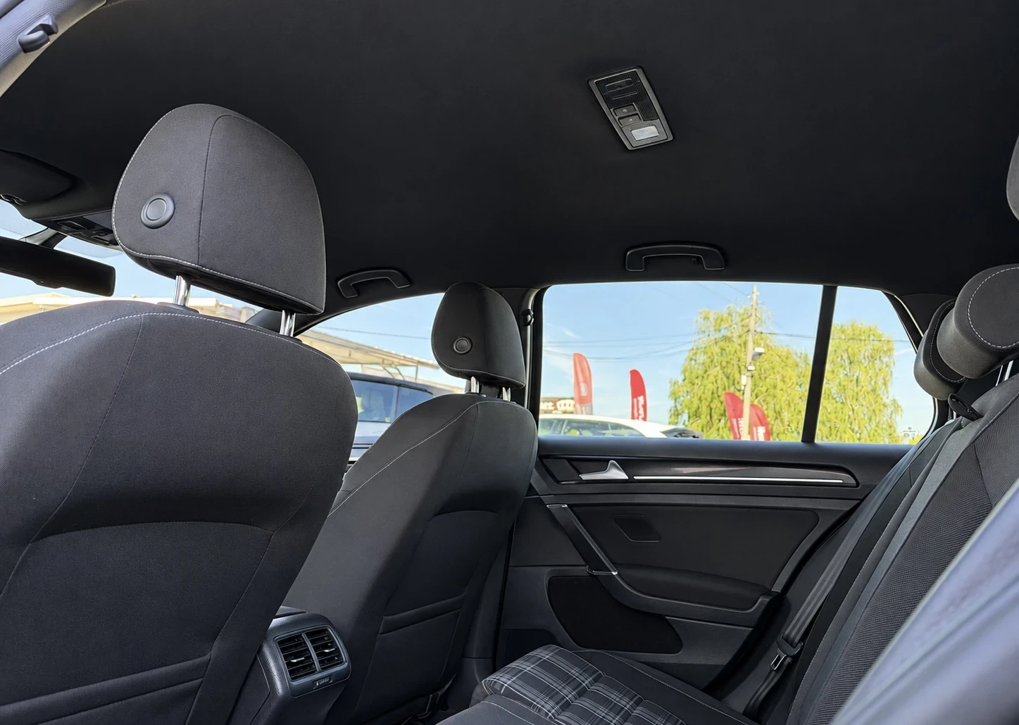 VW Golf 2.0GTD / ОСБЛУЖЕН/ ЛИЗИНГ/БАРТЕР, снимка 13 - Автомобили и джипове - 56518945