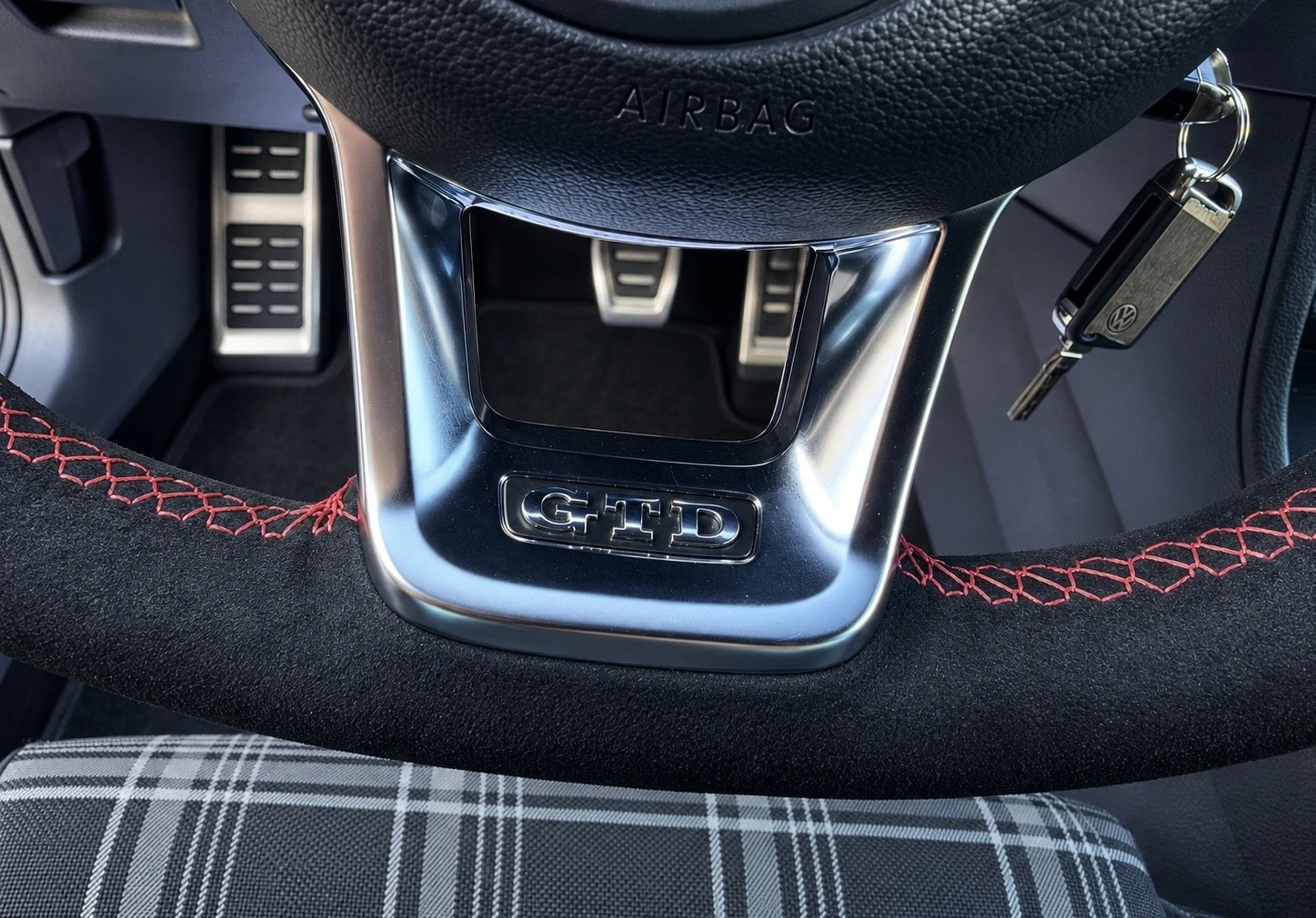 VW Golf 2.0GTD / ОСБЛУЖЕН/ ЛИЗИНГ/БАРТЕР, снимка 14 - Автомобили и джипове - 56518945