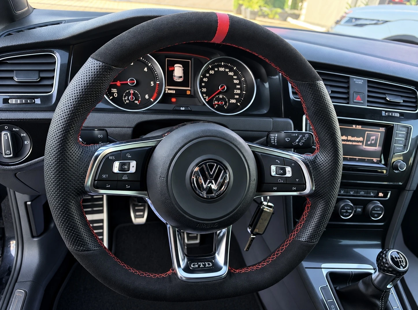 VW Golf 2.0GTD / ОСБЛУЖЕН/ ЛИЗИНГ/БАРТЕР, снимка 10 - Автомобили и джипове - 56518945
