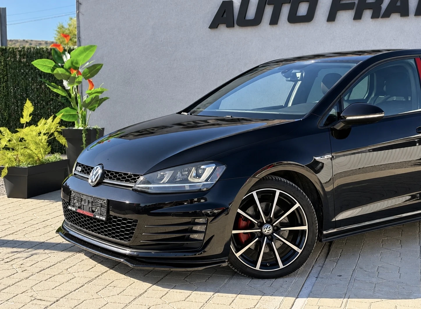 VW Golf 2.0GTD / ОСБЛУЖЕН/ ЛИЗИНГ/БАРТЕР, снимка 4 - Автомобили и джипове - 56518945