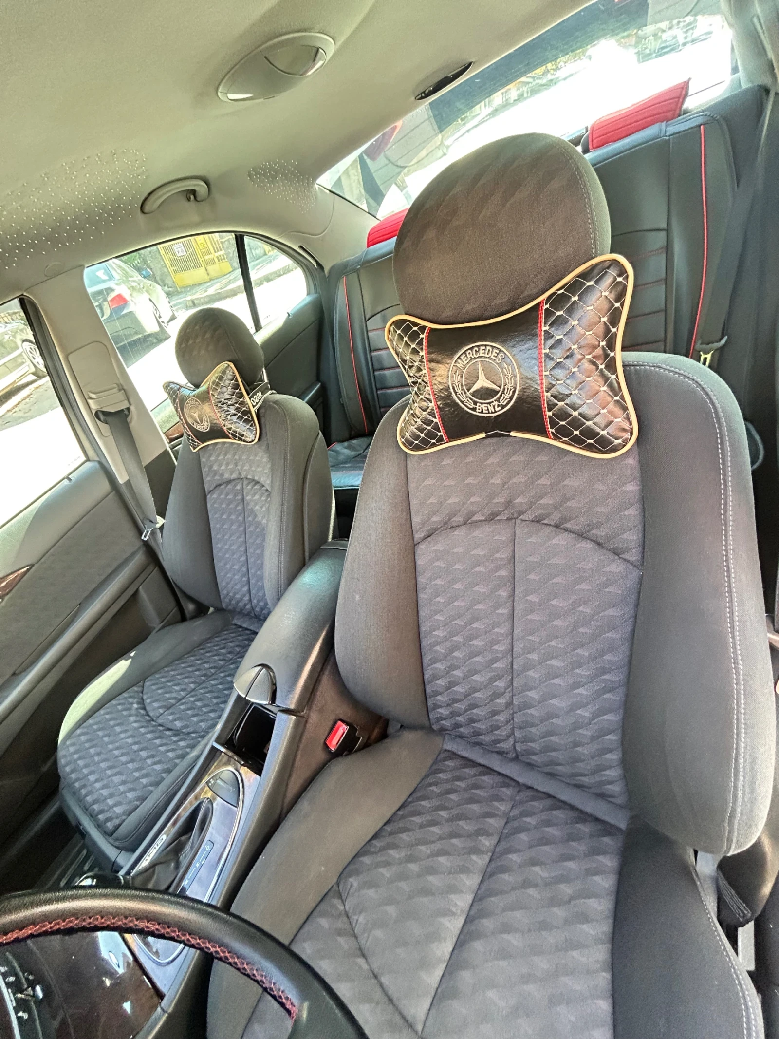 Mercedes-Benz E 220, снимка 8 - Автомобили и джипове - 56561635