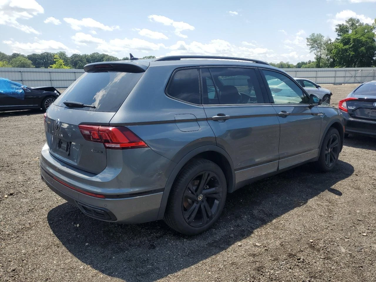 VW Tiguan SE R-LINE BLACK - изображение 6