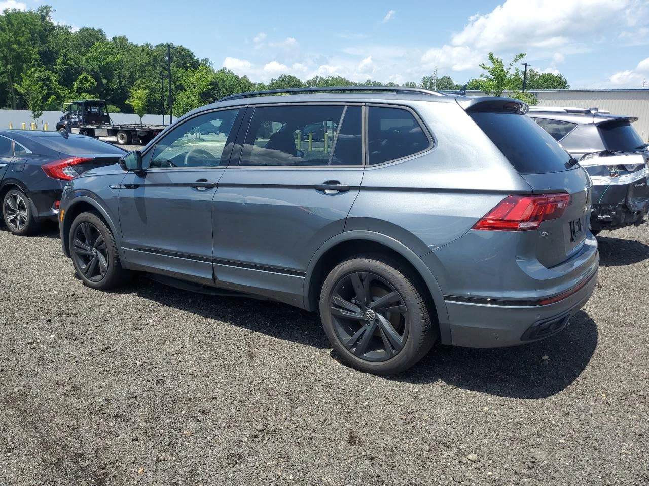 VW Tiguan SE R-LINE BLACK - изображение 5