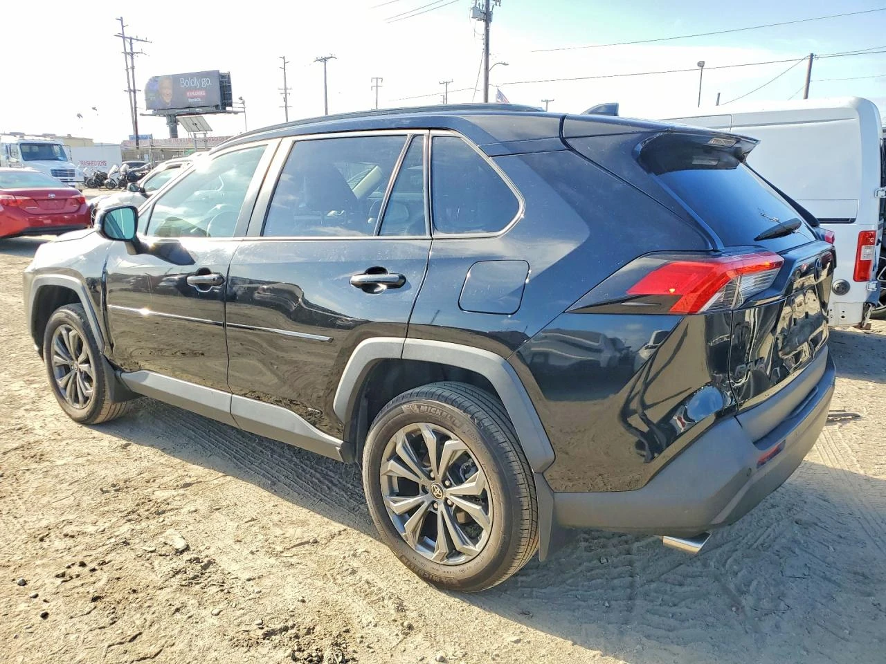 Toyota Rav4 XLE PREMIUM HYBRID 4x4 KEYLESS CARPLAY CAM ACC BSM, снимка 2 - Автомобили и джипове - 54633192