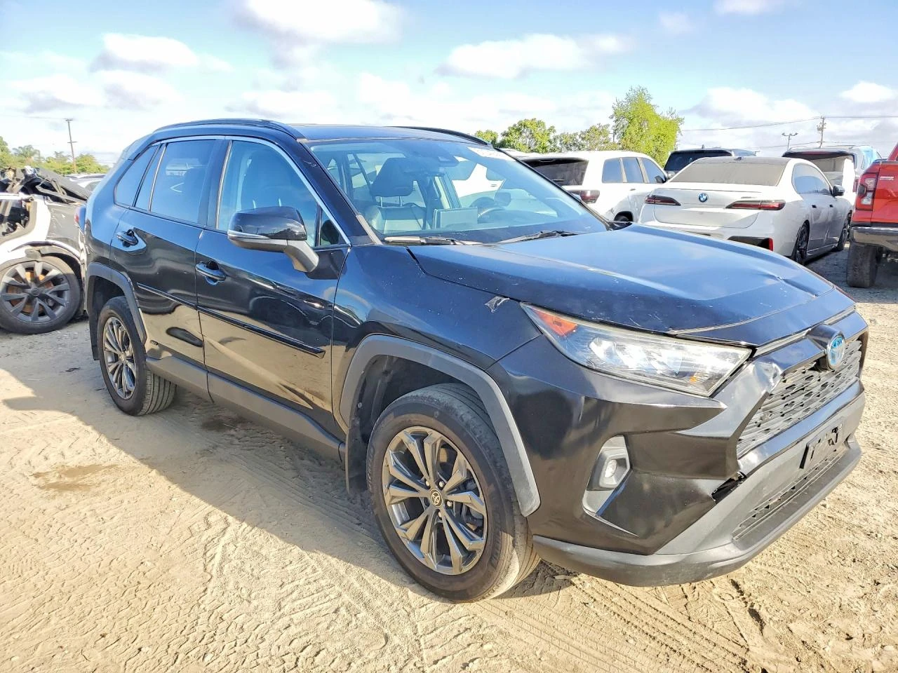 Toyota Rav4 XLE PREMIUM HYBRID 4x4 KEYLESS CARPLAY CAM ACC BSM, снимка 4 - Автомобили и джипове - 54633192