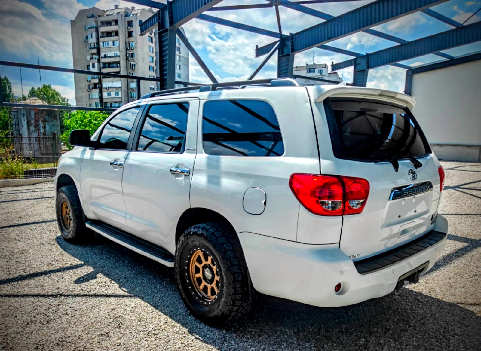 Toyota Sequoia 5.7 Limited 4x4, снимка 6 - Автомобили и джипове - 55380314