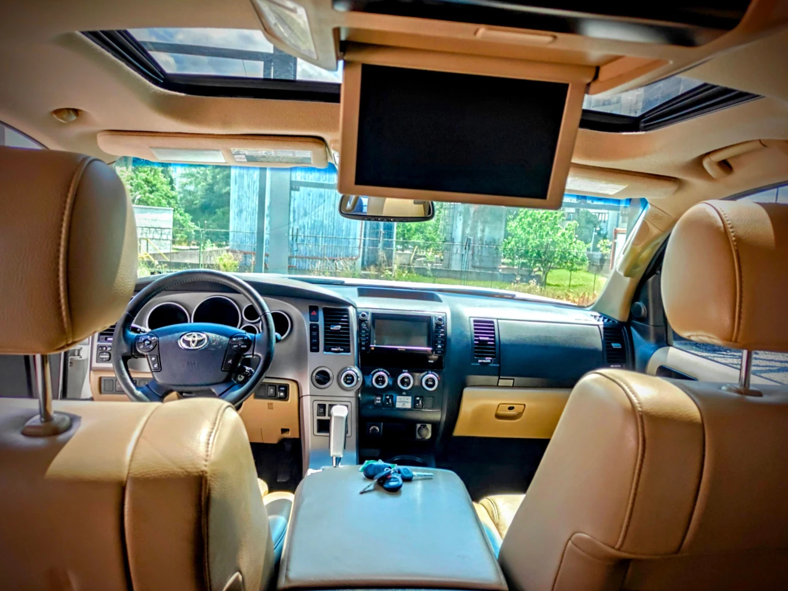 Toyota Sequoia 5.7 Limited 4x4, снимка 10 - Автомобили и джипове - 55380314