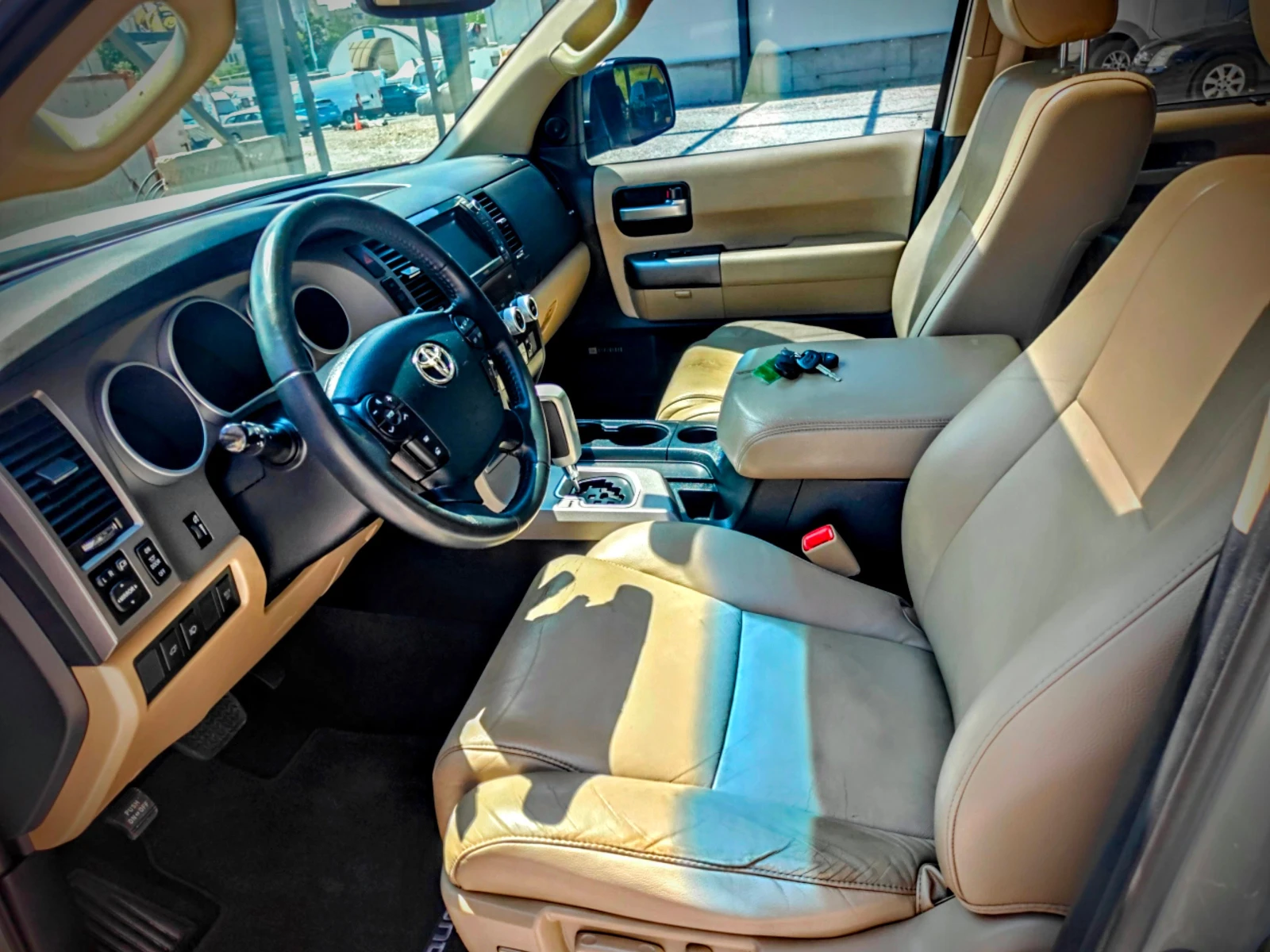 Toyota Sequoia 5.7 Limited 4x4, снимка 8 - Автомобили и джипове - 55380314