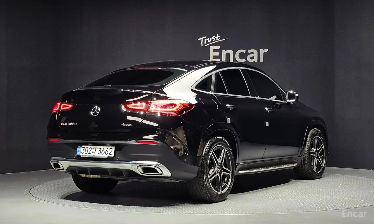 Mercedes-Benz GLE 400 COUPE/ОБДУХВАНЕ/ПАНОРАМА/ДИСТРОНИК/360 КАМЕРИ, снимка 2 - Автомобили и джипове - 55529861