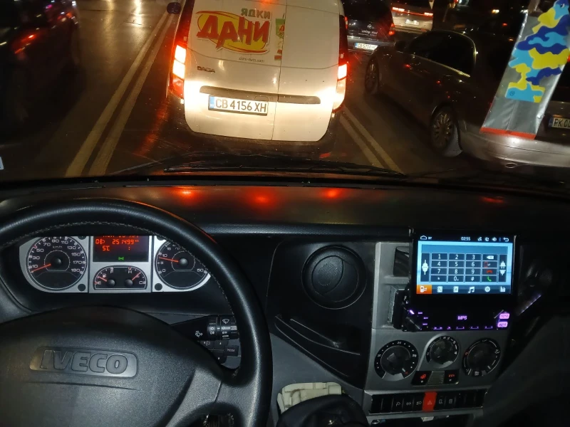 Iveco Daily, снимка 11 - Бусове и автобуси - 53188439