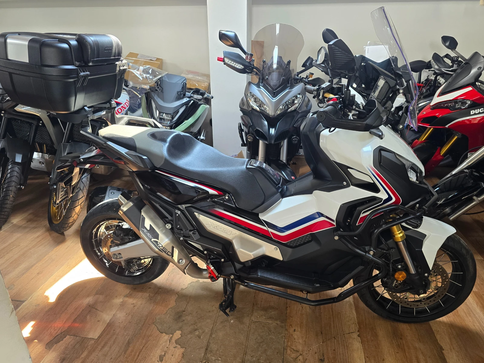 Honda X-ADV 750 HRC 17000км. Honda, снимка 3 - Мотоциклети и мототехника - 55148982