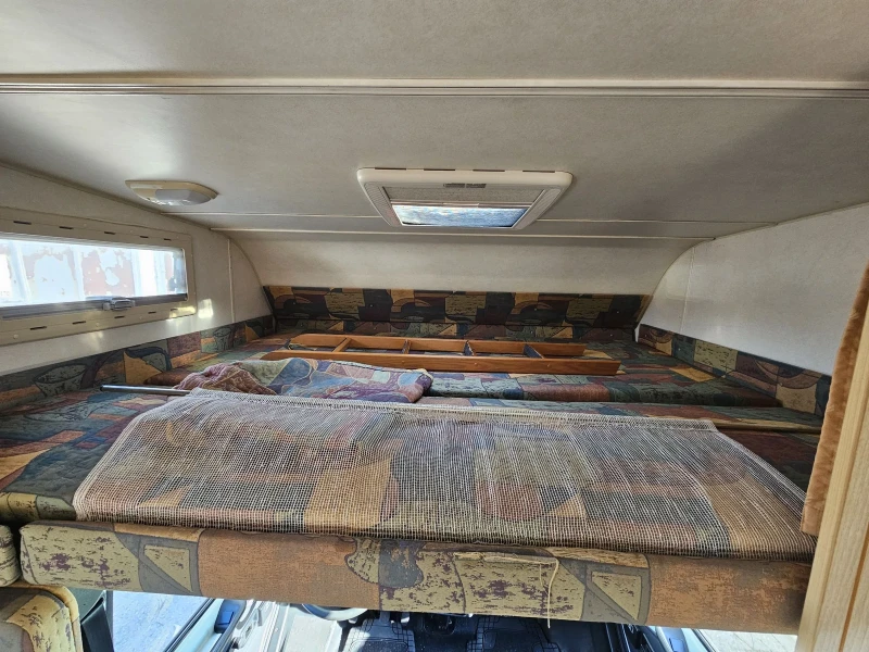 Кемпер Euramobil 2.5 TD, снимка 10 - Каравани и кемпери - 52535853