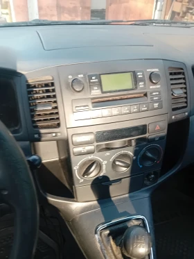 Toyota Corolla verso, снимка 8