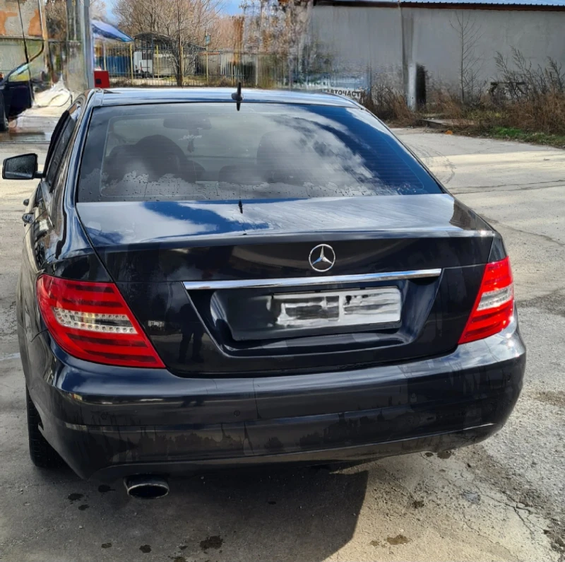 Mercedes-Benz C 220, снимка 6 - Автомобили и джипове - 47506963