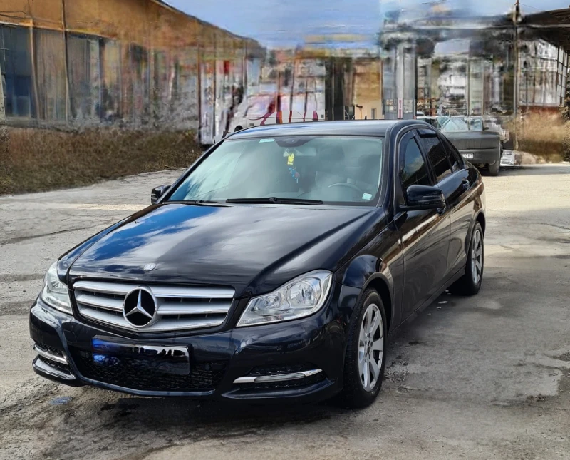 Mercedes-Benz C 220, снимка 5 - Автомобили и джипове - 47506963