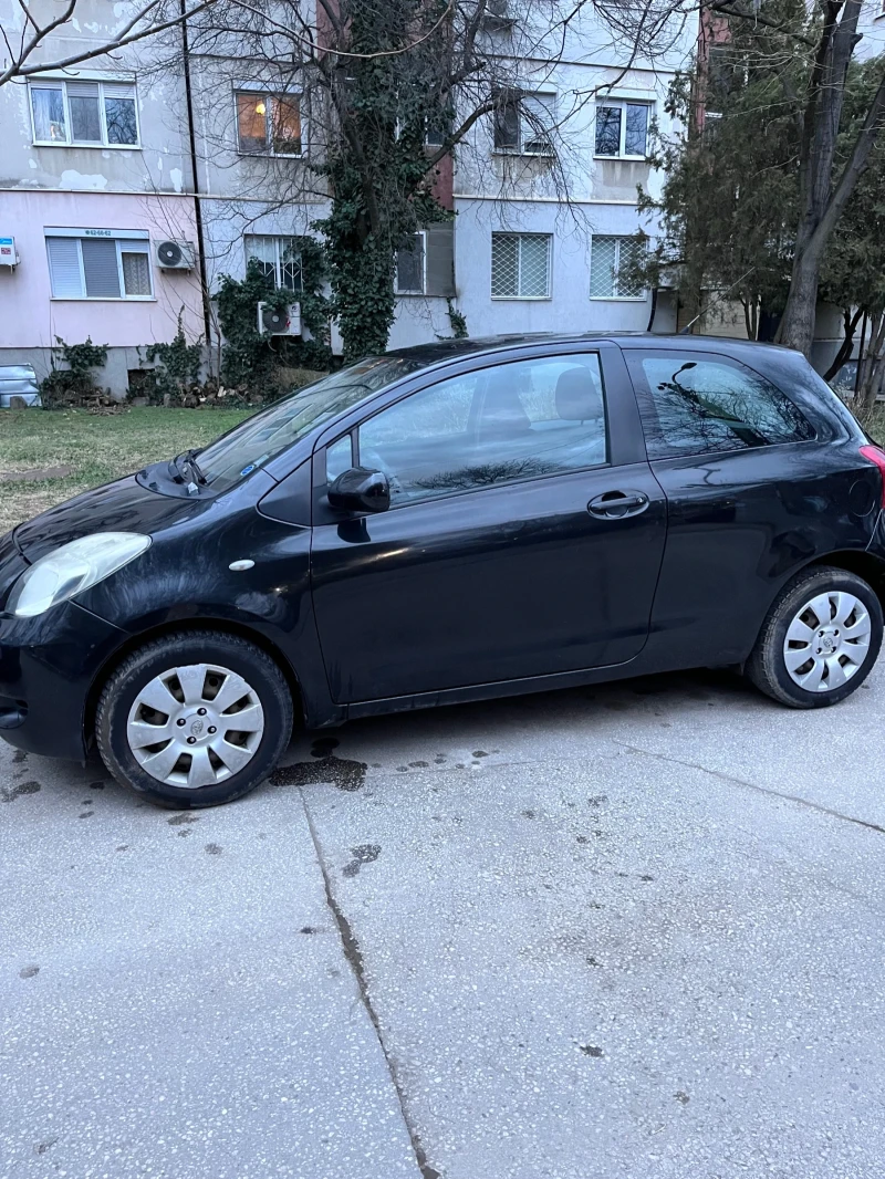 Toyota Yaris 1.0, снимка 3 - Автомобили и джипове - 48990603