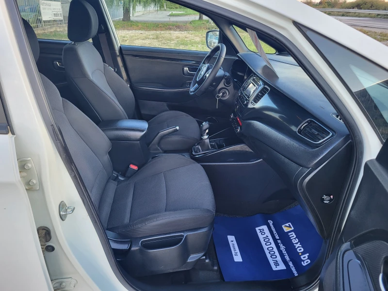 Kia Carens 1.7CRDi, снимка 13 - Автомобили и джипове - 52159781