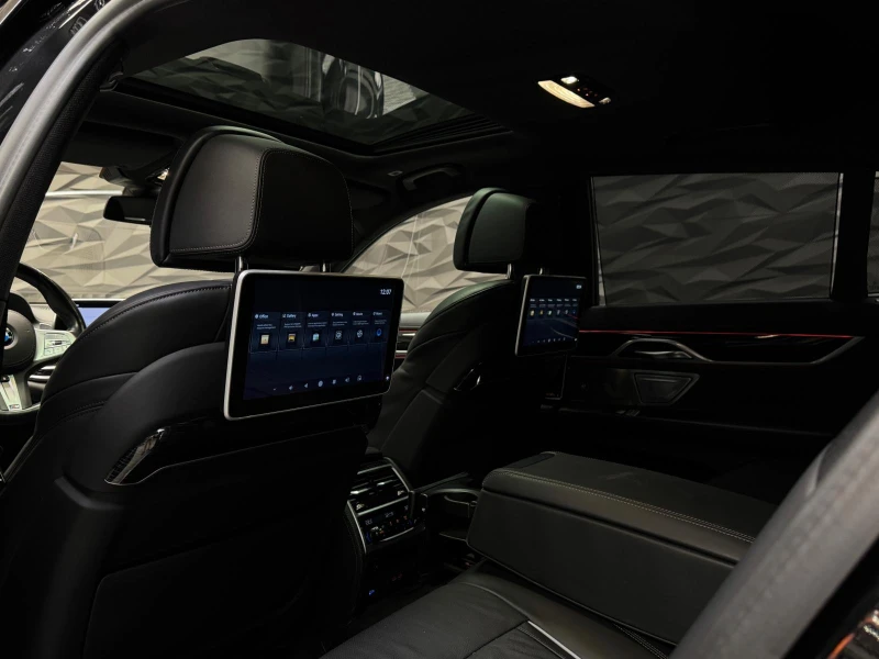 BMW 750 i xDrive M-sportpack 3d B&W* 360* Pano* 3xTV, снимка 12 - Автомобили и джипове - 52225993