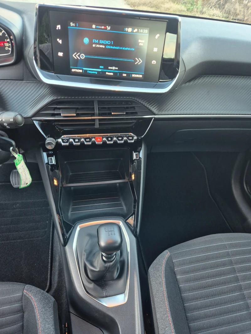 Peugeot 208 1.5HDI, снимка 13 - Автомобили и джипове - 52831192