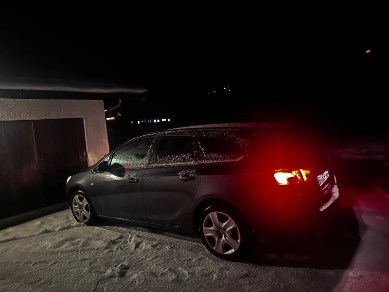 Opel Astra Opel Astra Sports Tourer, снимка 3 - Автомобили и джипове - 52866580