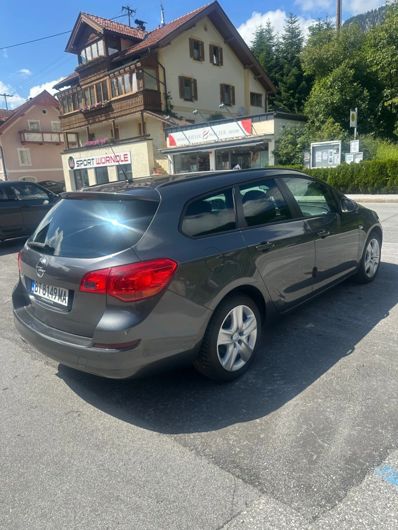 Opel Astra Opel Astra Sports Tourer, снимка 4 - Автомобили и джипове - 52866580