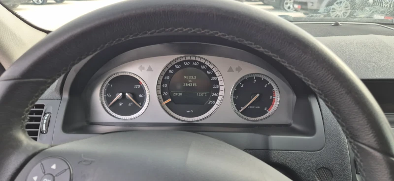 Mercedes-Benz C 220 C200/136К.С/AVANTGARDE/270X.KM/ПЕРФЕКТЕН, снимка 9 - Автомобили и джипове - 52867562