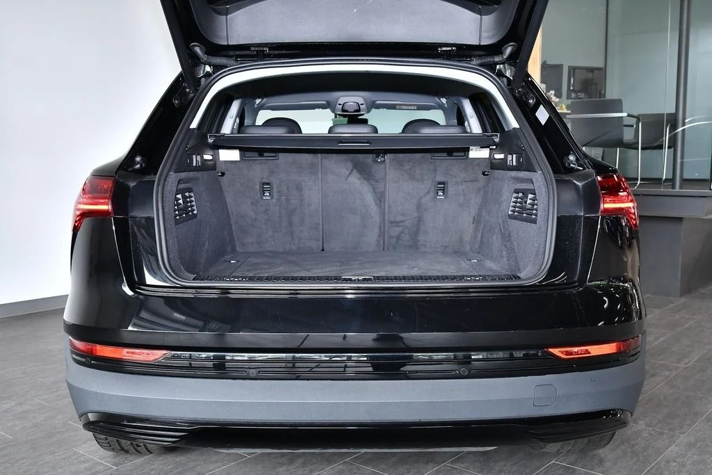Audi E-Tron  50 Quattro/Adv/21z/NAVI/КОЖА/КАМ/Keyless/60 000км - изображение 6