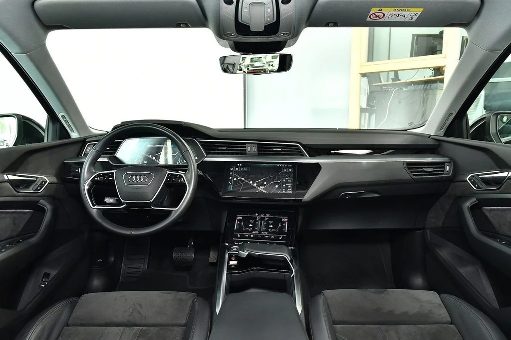 Audi E-Tron  50 Quattro/Adv/21z/NAVI/КОЖА/КАМ/Keyless/60 000км - изображение 5